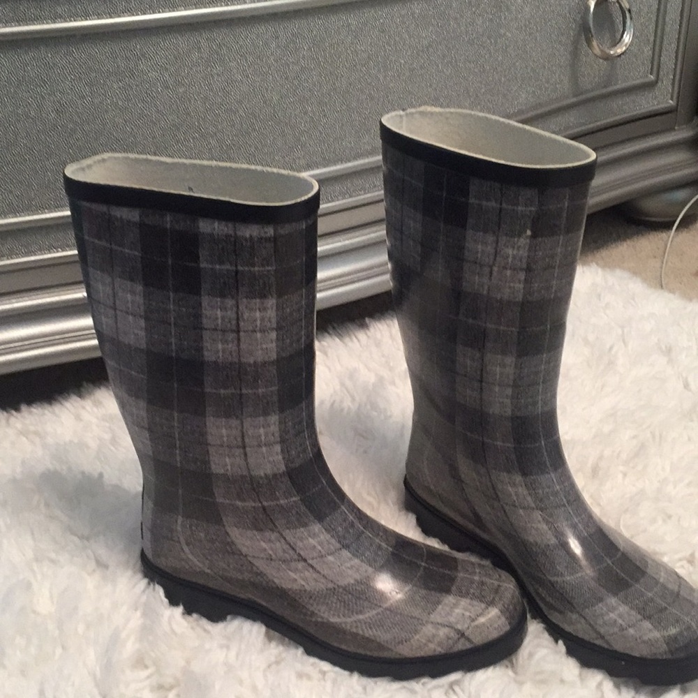 ~”Totes” Plaid Rain Boots~